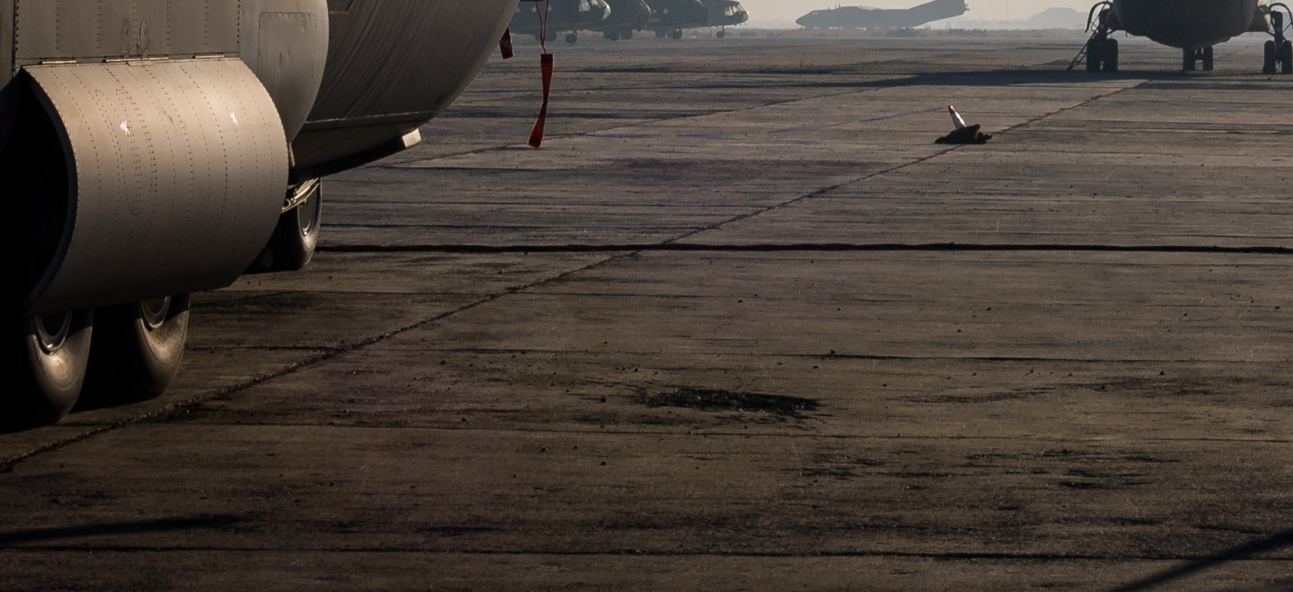 Flugzeuge auf dem Flughafen in Kabul